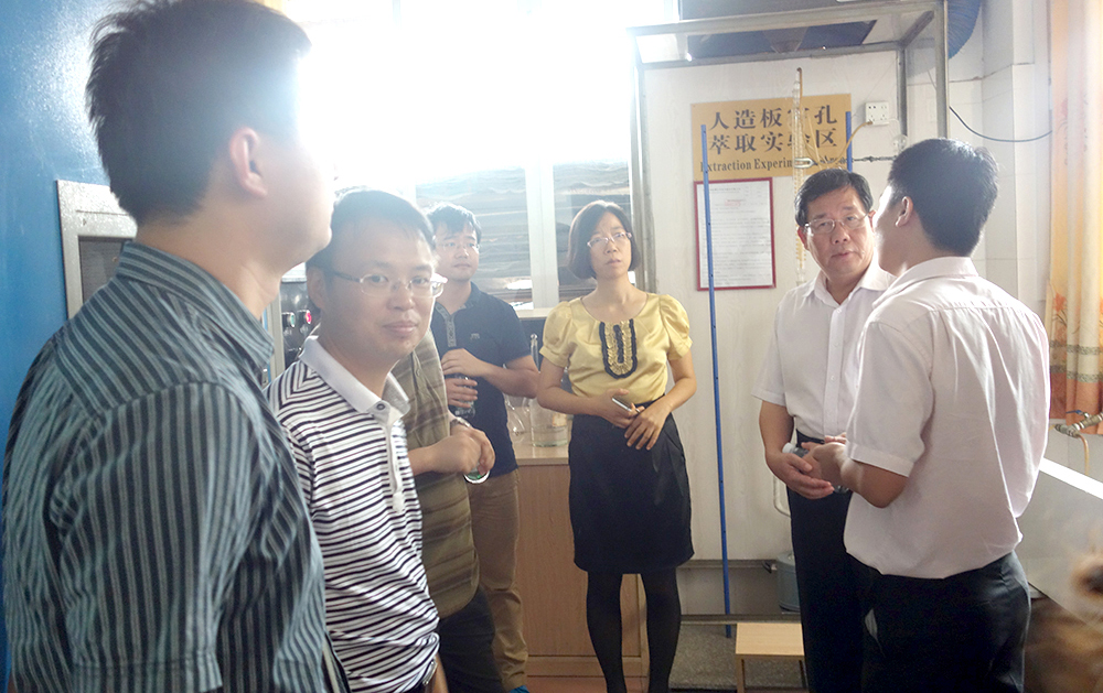 广东省环保型高性能饰面人造板工程技术研究中心进行审核2.jpg